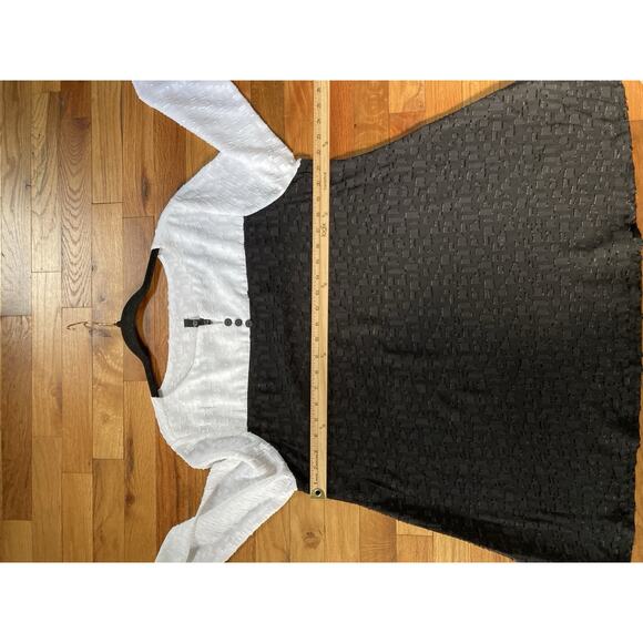 By JJ Textured Black White Long Sleeve Tunic Top Lagenlook Wednesday Size Small - Picture 8 of 8